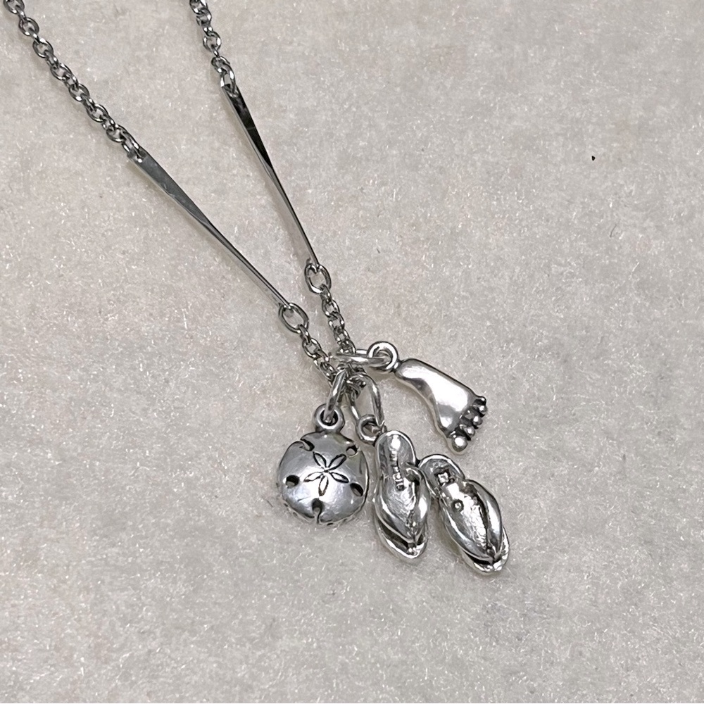 Avon Signed Silver Tone Vintage Unisex Charm Necklace
